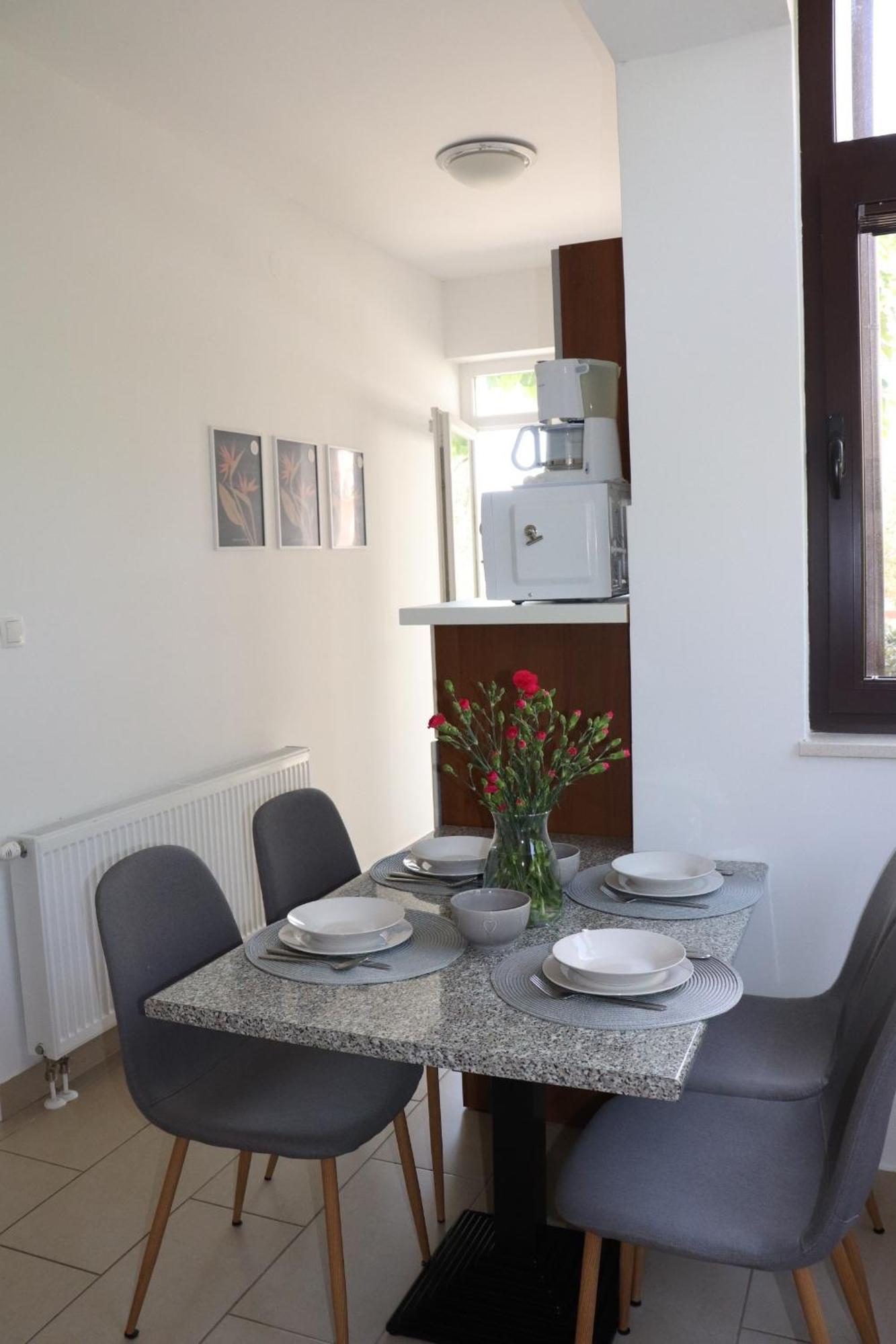 Apartments And Rooms With Parking Space Krk - 5294 Кърк Екстериор снимка